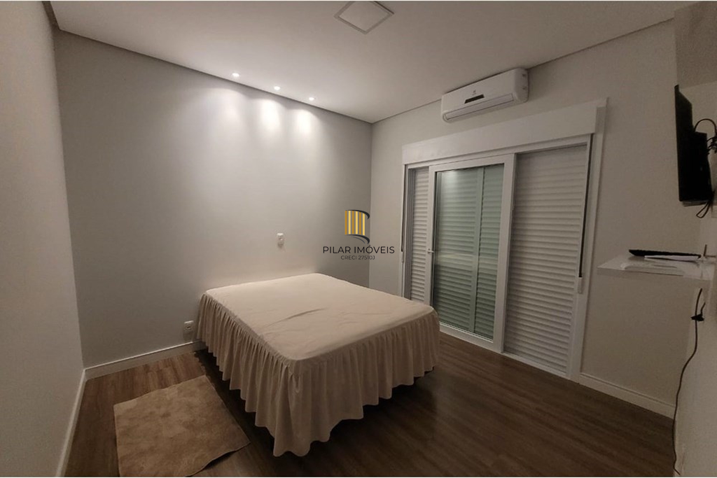 Casa 4 dormitórios no bairro Centro