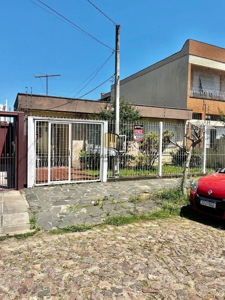 Casa 3 dormitórios no bairro Santa Maria Goretti