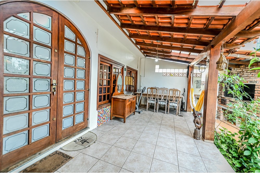 Casa de Condomínio 4 dormitórios no bairro Santa Tereza