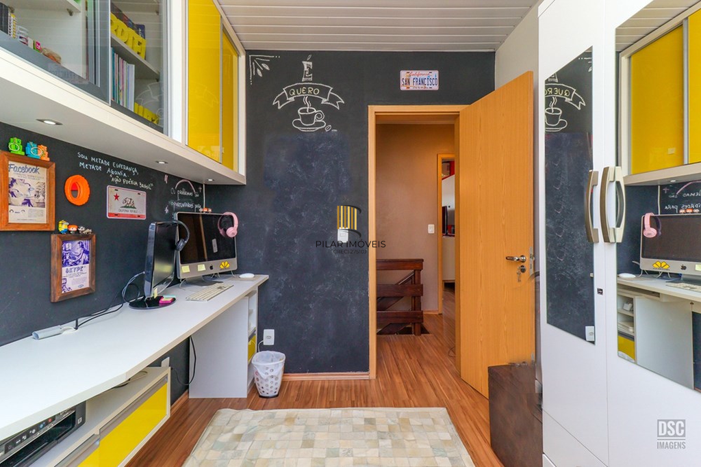 Casa de Condomínio 3 dormitórios no bairro Hípica