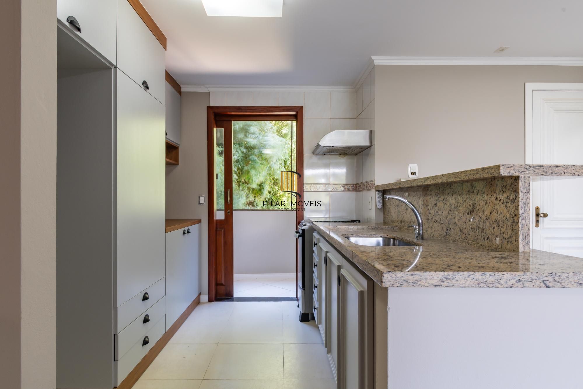 AP 3 dorm. (1 suíte hidro, 1 demi-suíte), 1 vaga. B. Jardim dos Ipês, Gramado.