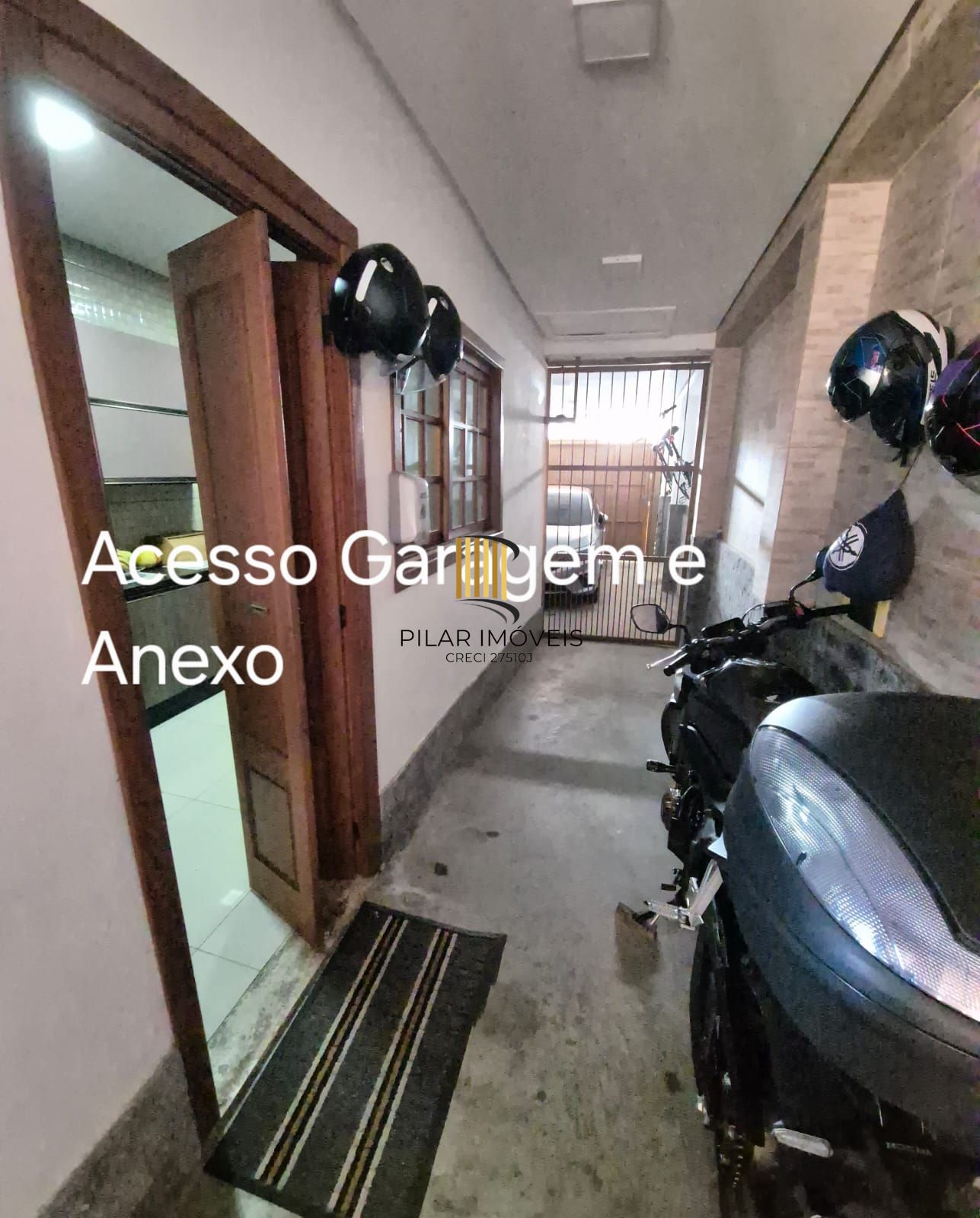Casa 5 dorm. (2 s.) e anexo, 159 M², churrasqueiras, Piscina em Cachoeirinha.