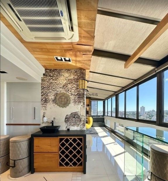 Cobertura 2 dormitórios, 218m², lareira, teto retrátil, Centro em Novo Hamburgo