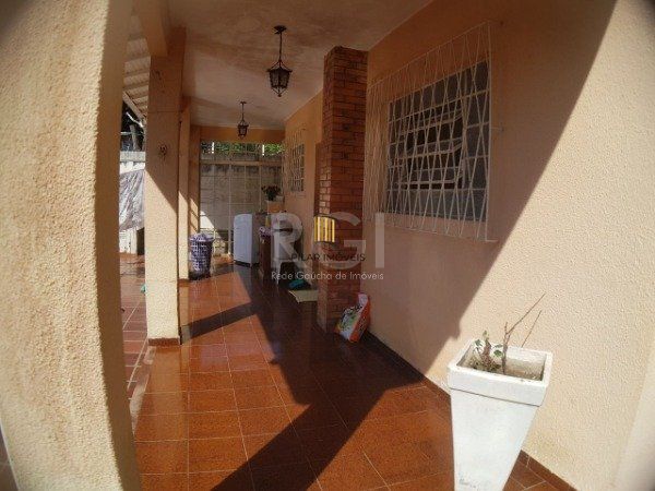 Casa para Venda - 252m², 3 dormitórios, 2 vagas - Belém Novo