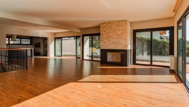 Casa 423 m², 4 suítes no Elegante Condomínio Saint Moritz, Mato Queimado Gramado