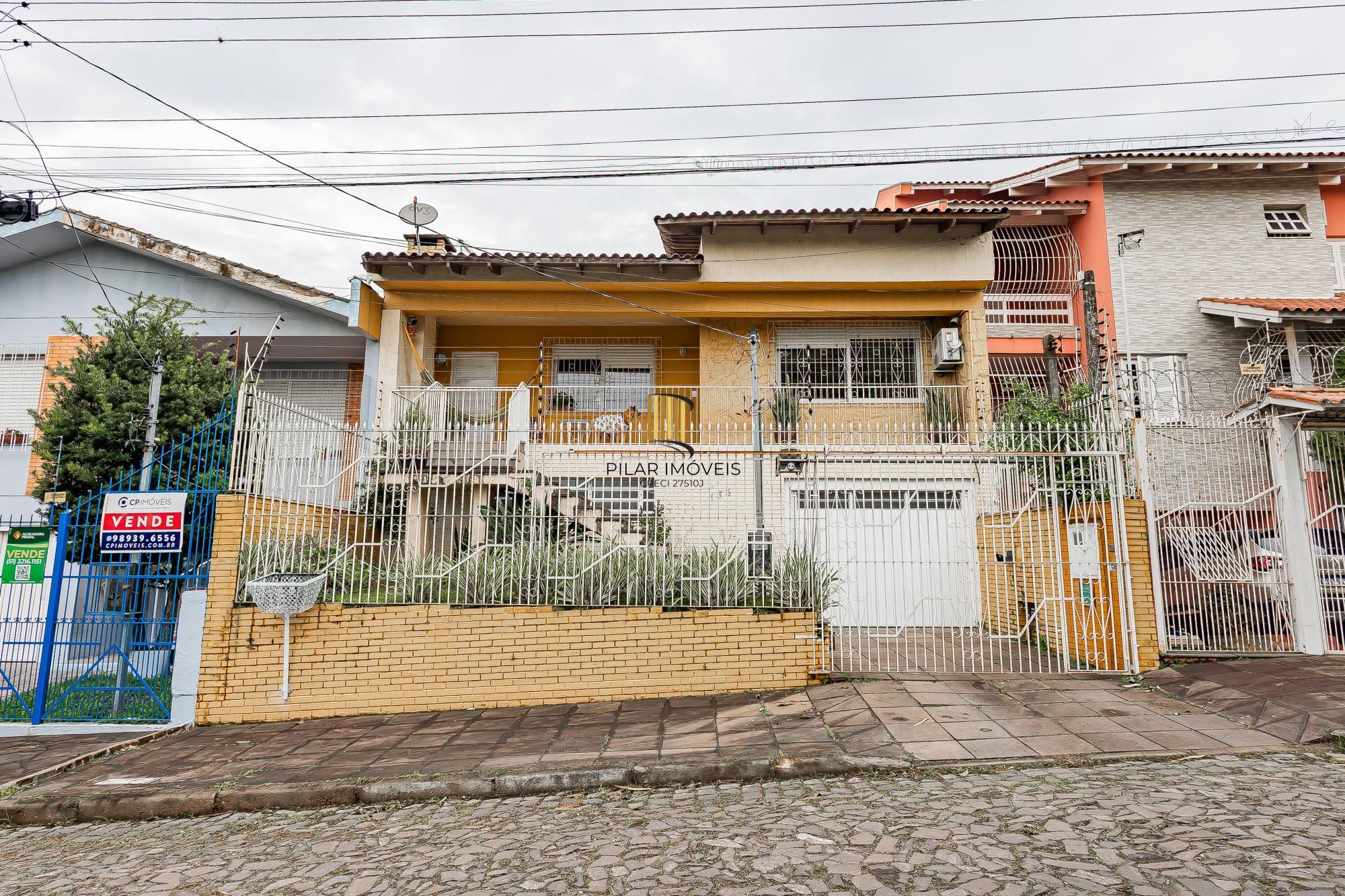 Casa 5 dormitórios no bairro Parque Santa Fé