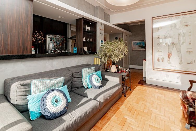 🏡 Apartamento Reformado e Decorado na Cristóvão Colombo — Vista Espetacular para o Pôr do Sol do Guaíba 🌅