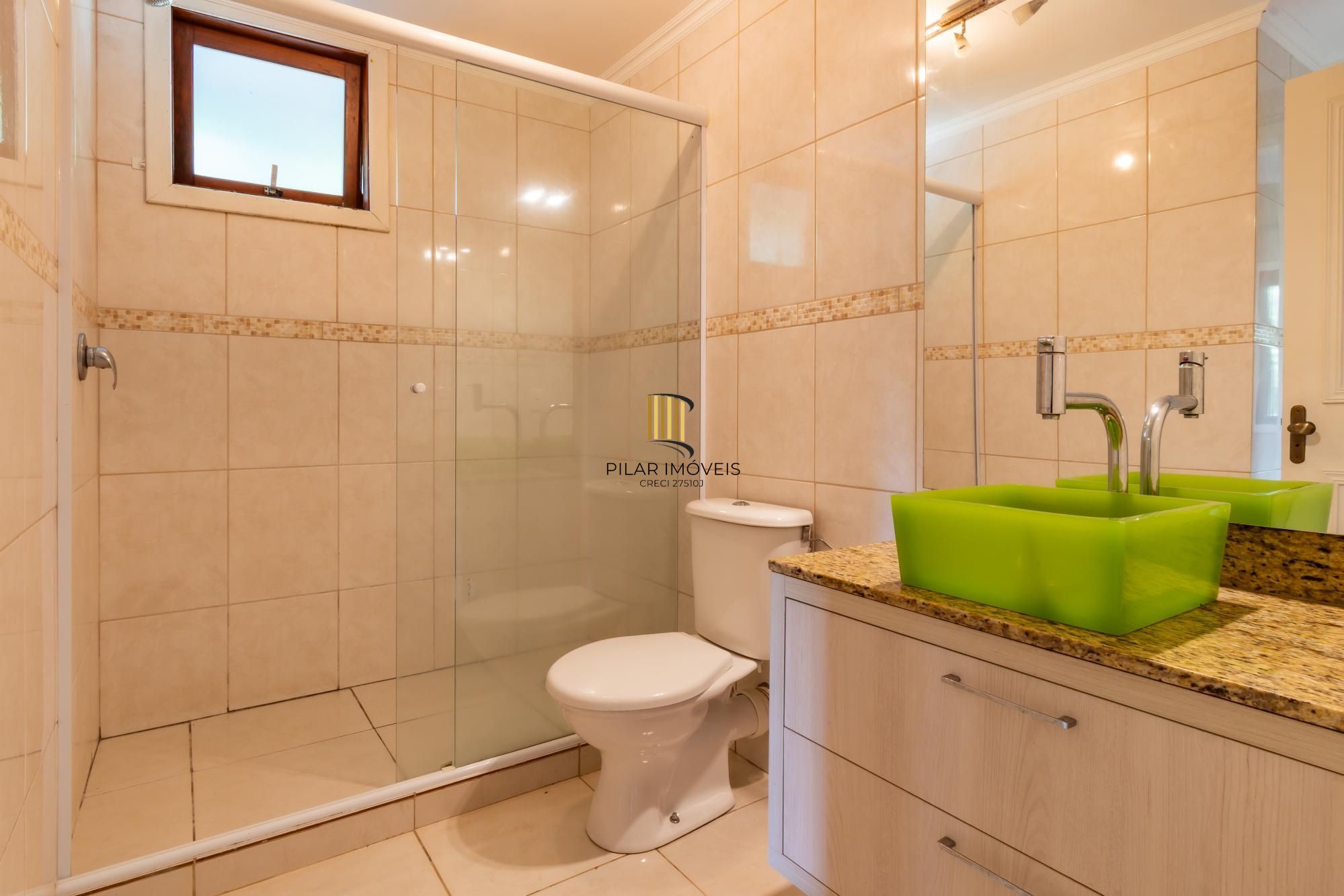 AP 3 dorm. (1 suíte hidro, 1 demi-suíte), 1 vaga. B. Jardim dos Ipês, Gramado.