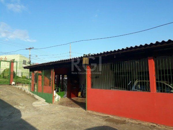 Casa para Venda - 150m², 5 dormitórios, 3 vagas - intersul