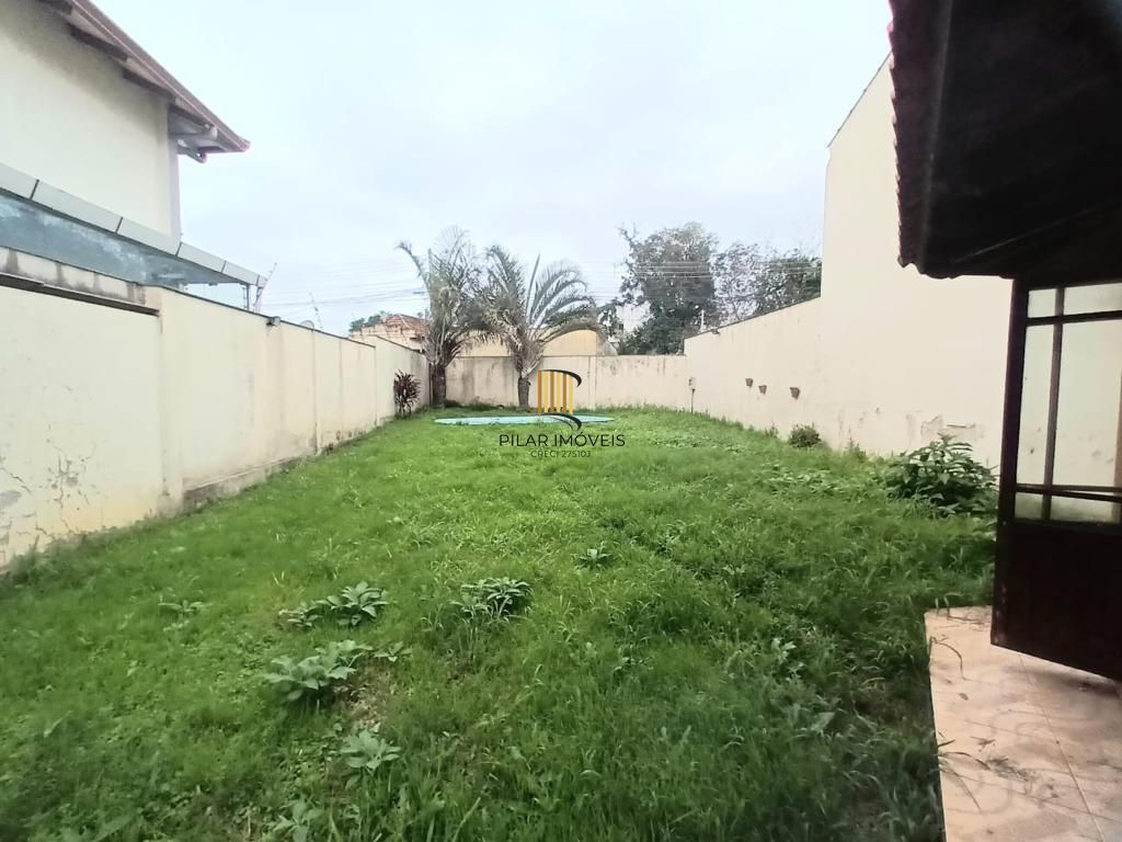 Sobrado 4 dormitórios no bairro Nossa Senhora das Graças