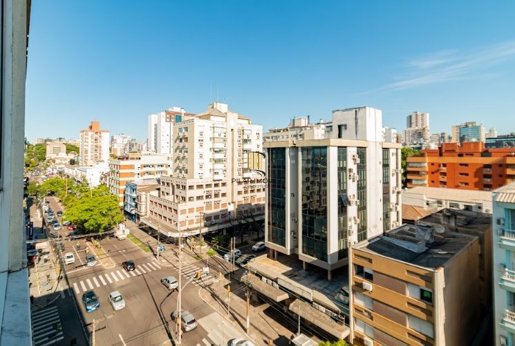 🏡 Apartamento Reformado e Decorado na Cristóvão Colombo — Vista Espetacular para o Pôr do Sol do Guaíba 🌅