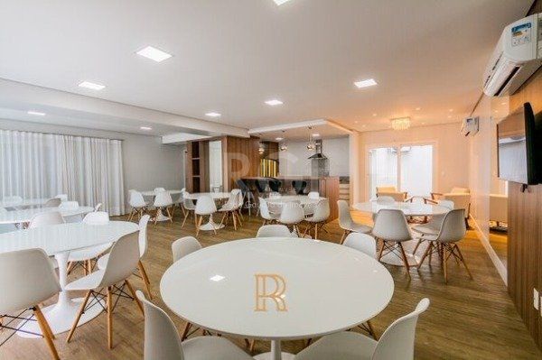 Apartamento para Venda - 85.26m², 2 dormitórios, sendo 1 suites, 2 vagas - Centro