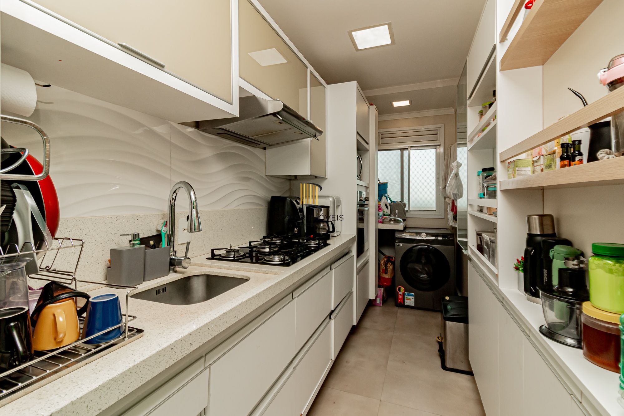 Apartamento 3 dormitórios, 2 banheiros, 1 vaga coberta e piscinas B. São Geraldo