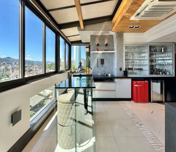 Cobertura 2 dormitórios, 218m², lareira, teto retrátil, Centro em Novo Hamburgo