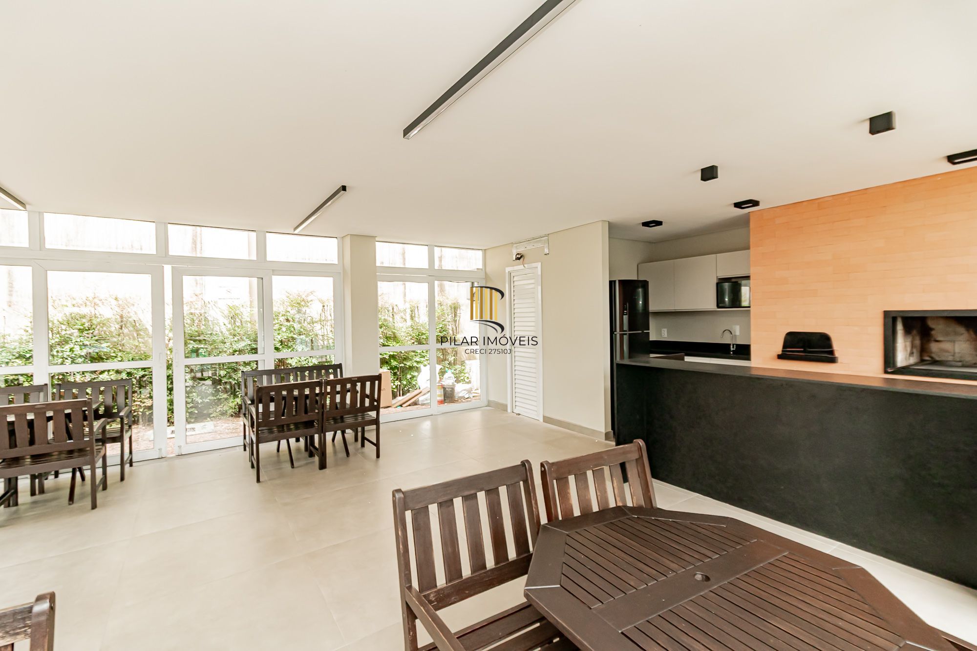 Apartamento 3 dormitórios, 2 banheiros, 1 vaga coberta e piscinas B. São Geraldo