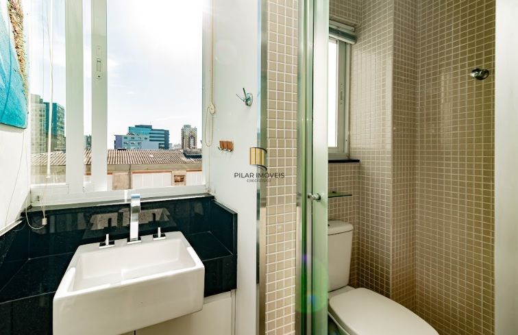 🏡 Apartamento Reformado e Decorado na Cristóvão Colombo — Vista Espetacular para o Pôr do Sol do Guaíba 🌅