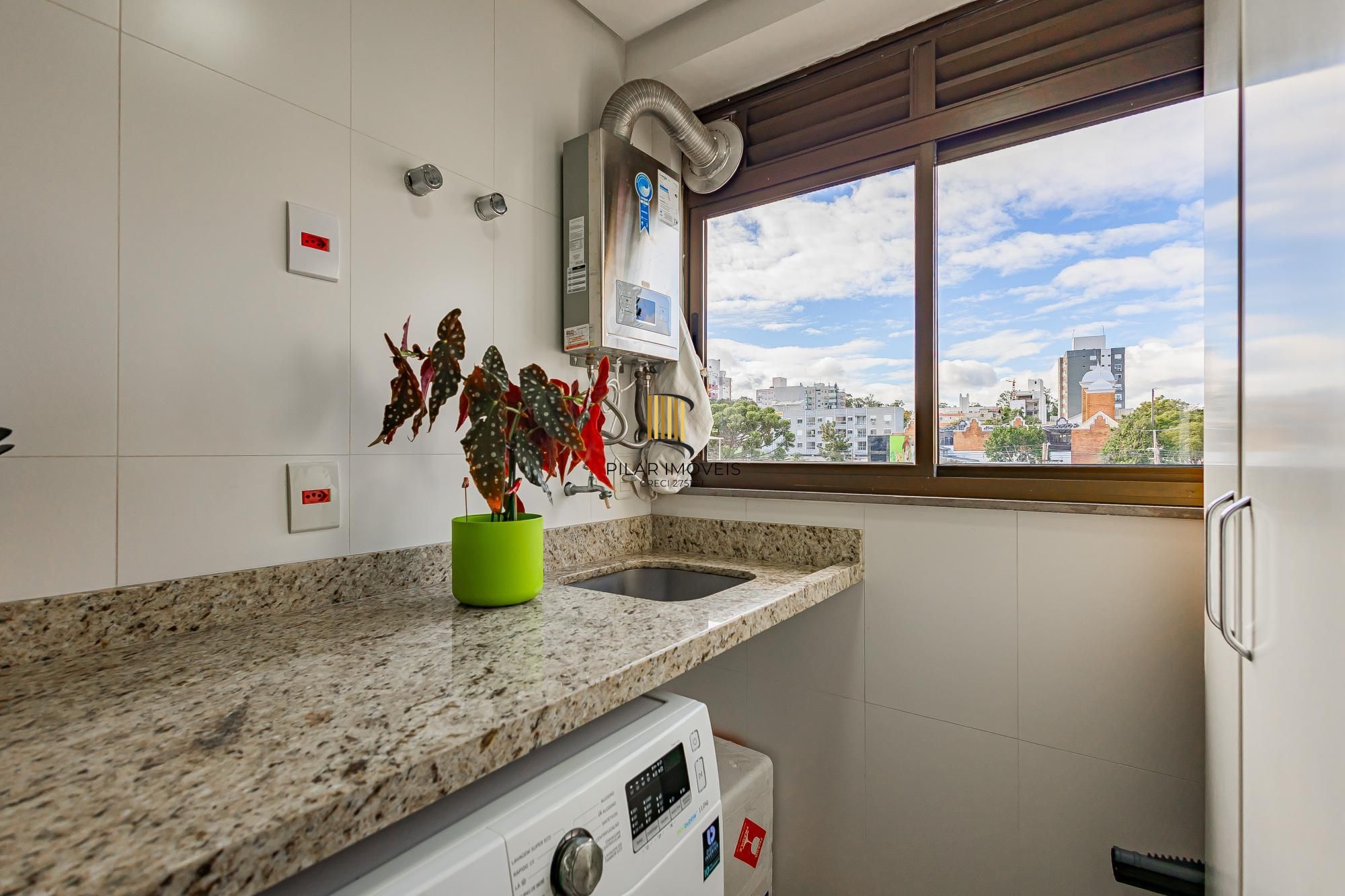 Apartamento lindo, 2 dormitórios, 2 vagas de garagem e ELEVADOR B. Jardim Botánico