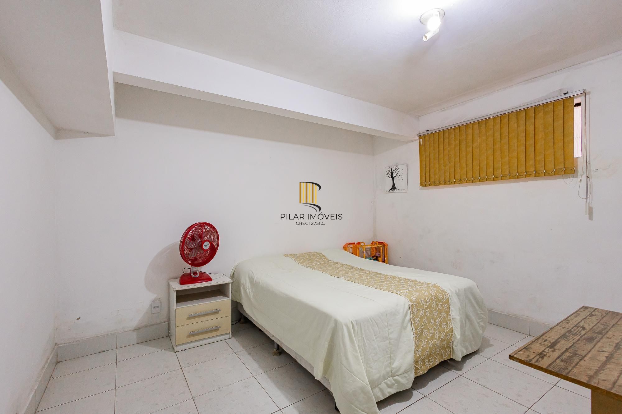 Casa 5 dormitórios no bairro Parque Santa Fé