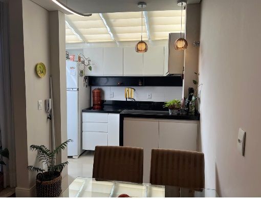 Apartamento de 1 dormitório totalmente reformado com áreas externas privativas e acabamento diferenciado no bairro Santo Antônio
