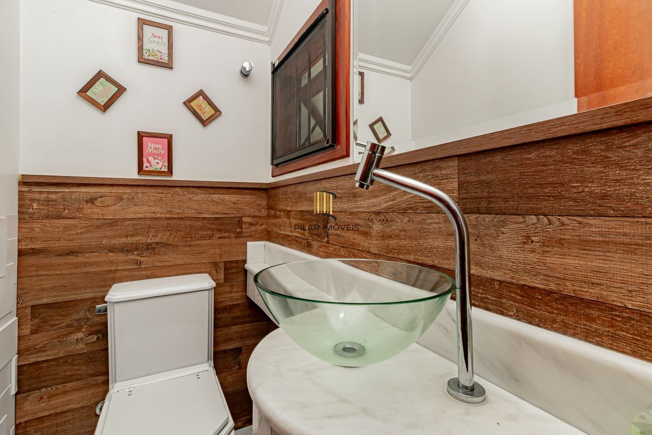 Oportunidade em Ipanema: Casa em Condomínio Fechado com Suíte Master, Hidromassagem e Alto Padrão