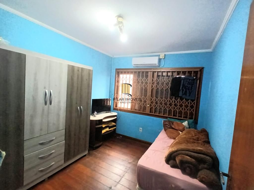 Sobrado 4 dormitórios no bairro Nossa Senhora das Graças