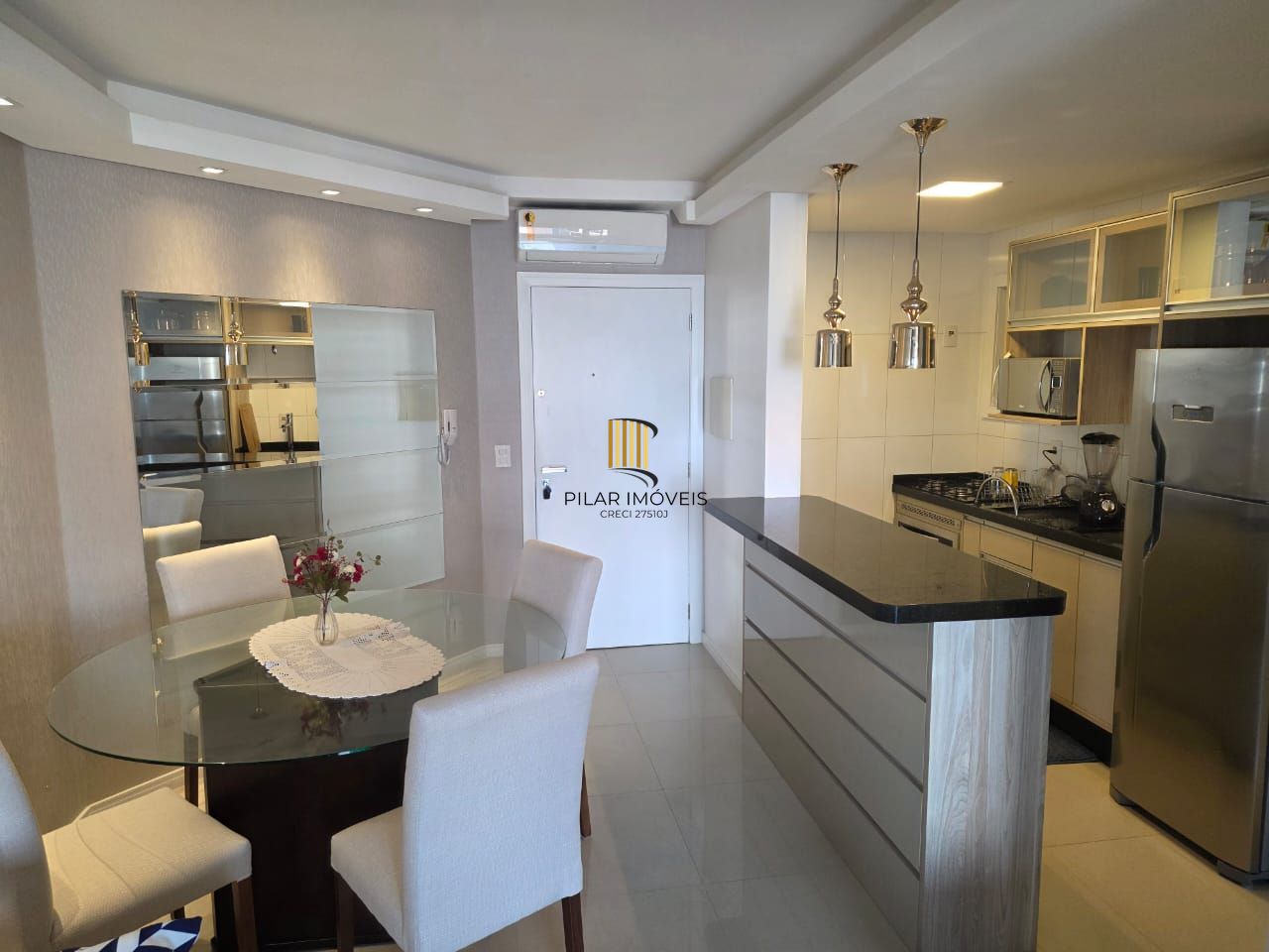 Apartamento 1 dormitório e churrasqueira, 1Box 550 m do mar, Capão da Canoa.