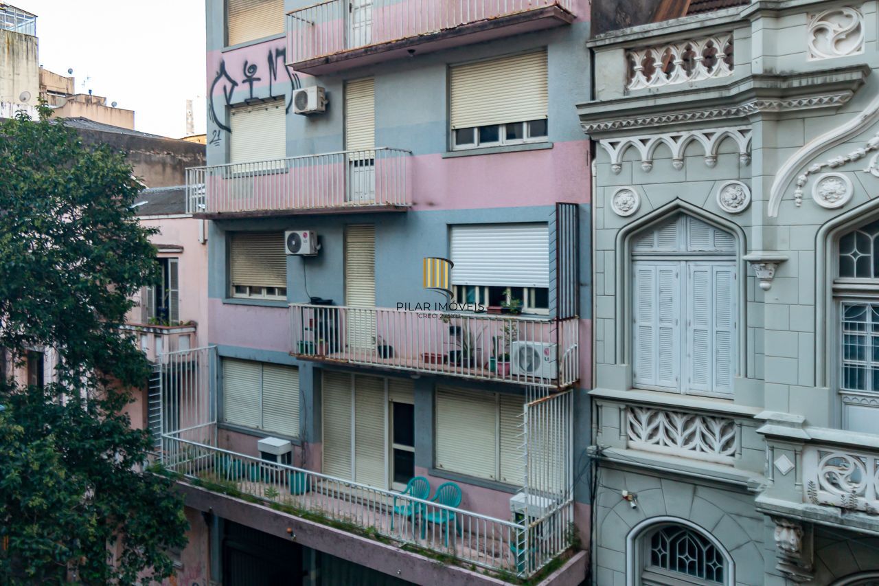 APARTAMENTO À VENDA NO CENTRO HISTÓRICO COM 3 DORMITÓRIOS