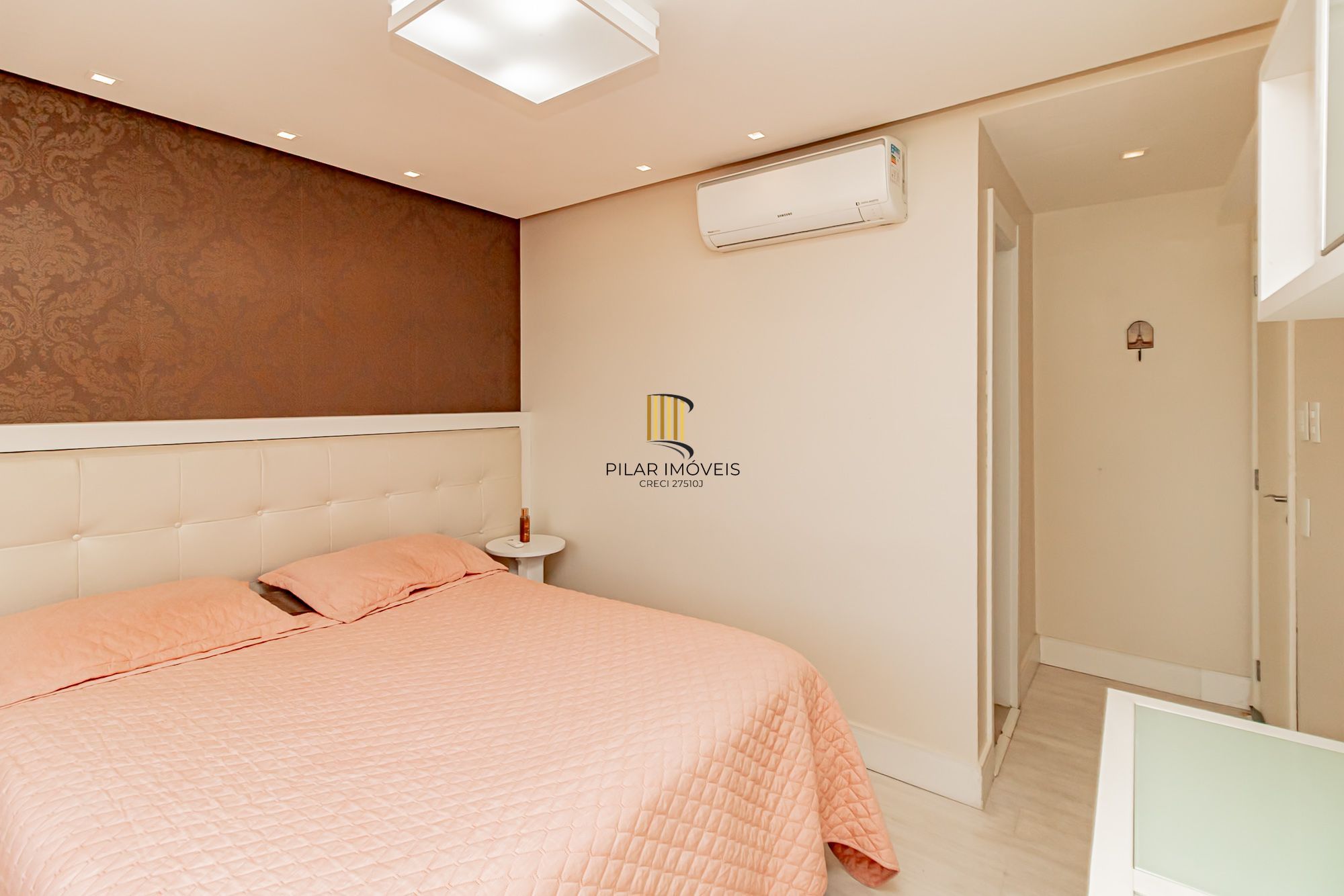 Apartamento 3 dormitórios, 2 banheiros, 1 vaga coberta e piscinas B. São Geraldo