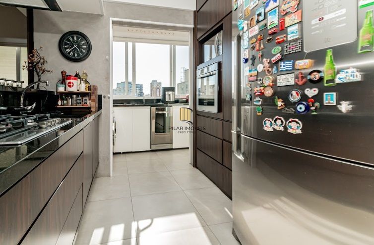 🏡 Apartamento Reformado e Decorado na Cristóvão Colombo — Vista Espetacular para o Pôr do Sol do Guaíba 🌅