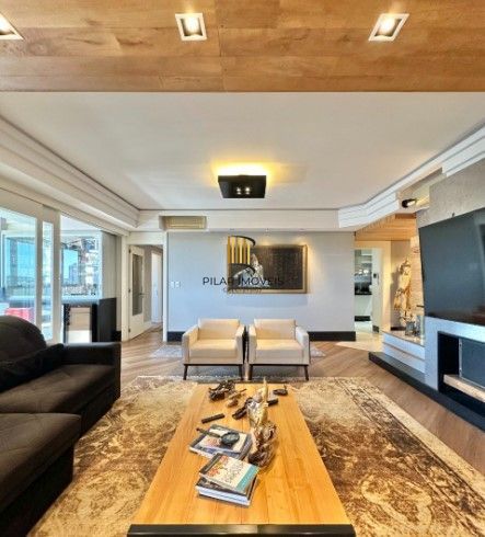 Cobertura 2 dormitórios, 218m², lareira, teto retrátil, Centro em Novo Hamburgo