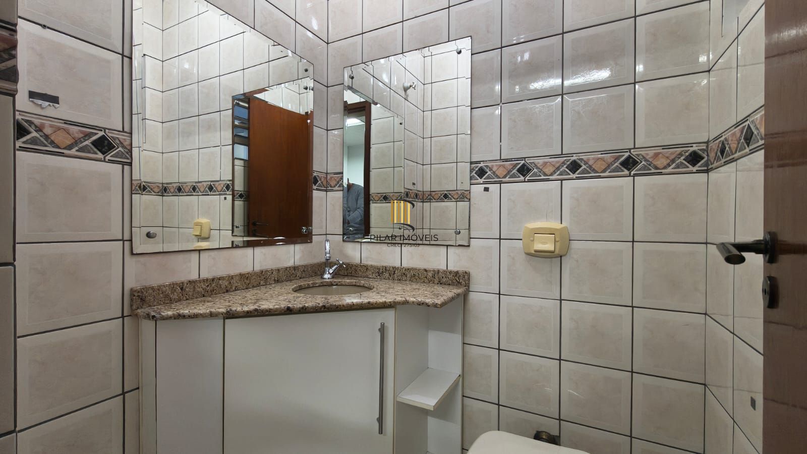 Sala comercial B. Hamb. Velho., Novo Hamburgo. 326,28 M2 privativos  e 4 Vagas