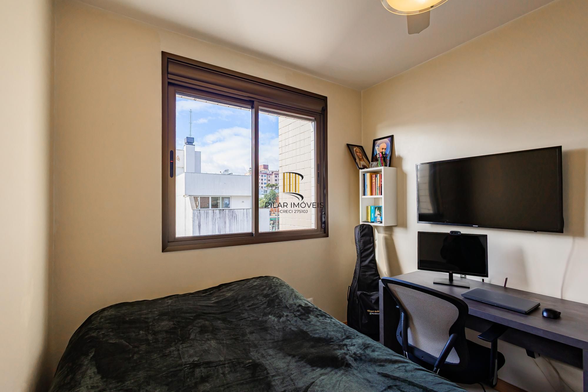 Apartamento lindo, 2 dormitórios, 2 vagas de garagem e ELEVADOR B. Jardim Botánico