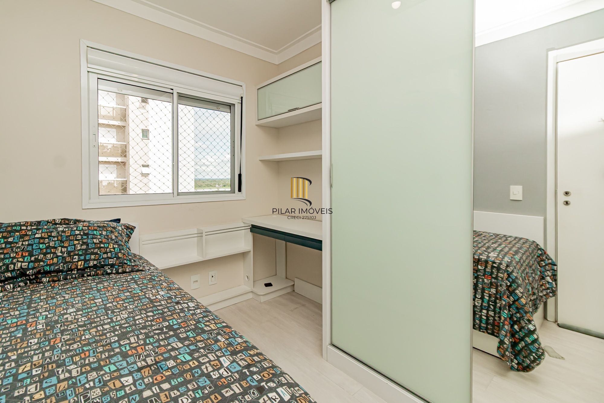 Apartamento 3 dormitórios, 2 banheiros, 1 vaga coberta e piscinas B. São Geraldo