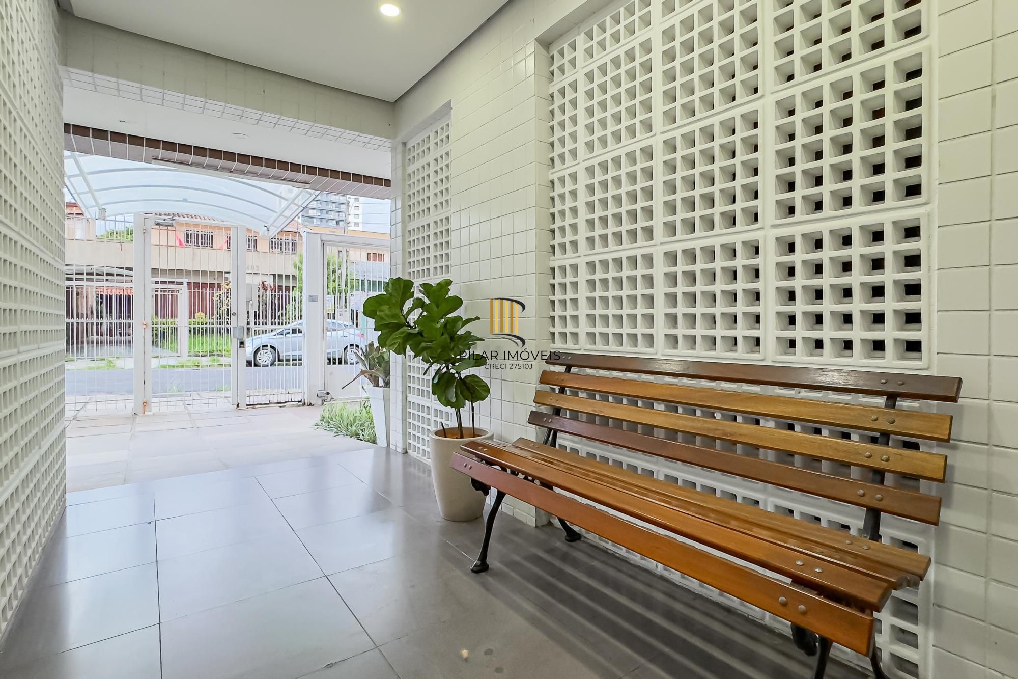 Apartamento lindo, 2 dormitórios, 2 vagas de garagem e ELEVADOR B. Jardim Botánico
