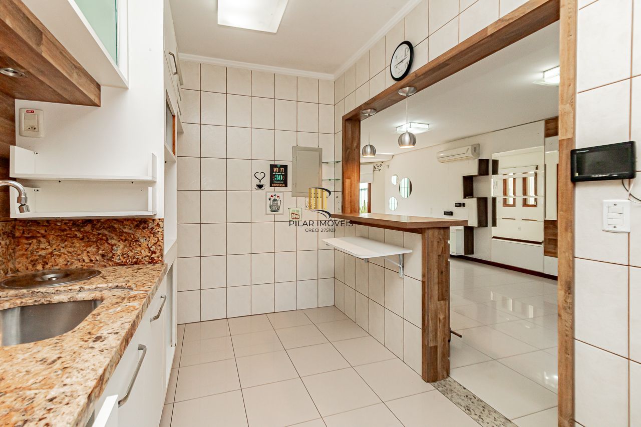 Oportunidade em Ipanema: Casa em Condomínio Fechado com Suíte Master, Hidromassagem e Alto Padrão