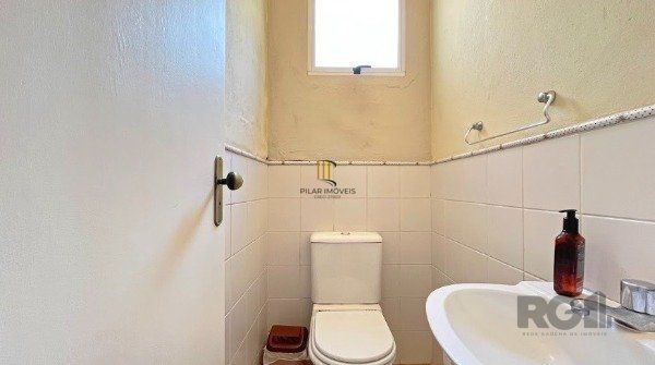MAGNÍFICA CASA EM LOCALIZAÇÃO PRIVILEGIADA - TRANQUILIDADE E CONFORTO