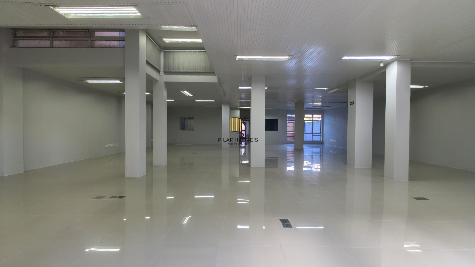 Sala comercial B. Hamb. Velho., Novo Hamburgo. 326,28 M2 privativos  e 4 Vagas