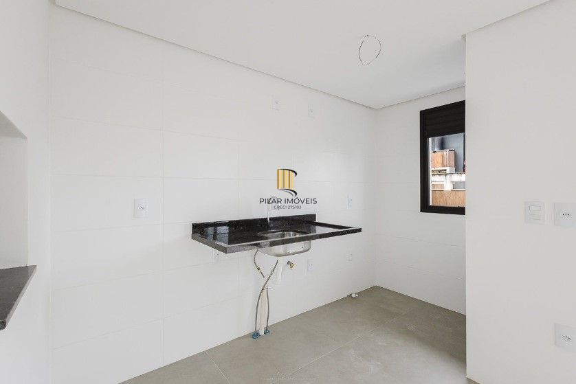 Excelente Apartamento semimobiliado de 71 m² privativos no Bairro Petrópolis.