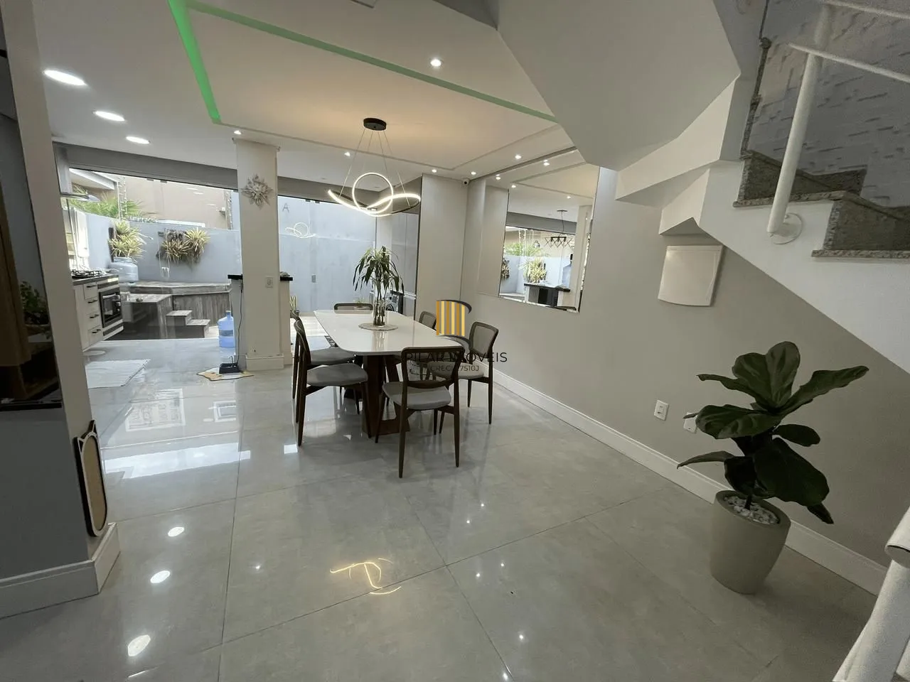 casa 3 dormitórios (1 s máster) 136,4 M² churrasq. lareira Jacuzzi Igara Canoas.