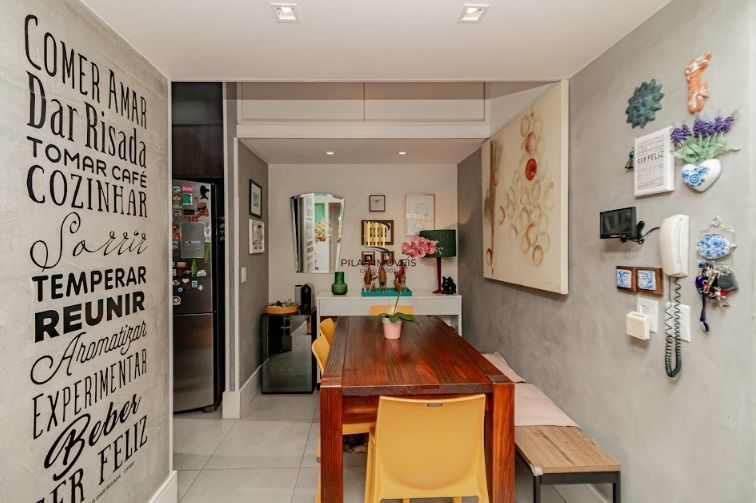 🏡 Apartamento Reformado e Decorado na Cristóvão Colombo — Vista Espetacular para o Pôr do Sol do Guaíba 🌅