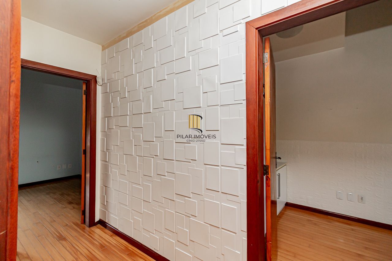 Oportunidade em Ipanema: Casa em Condomínio Fechado com Suíte Master, Hidromassagem e Alto Padrão