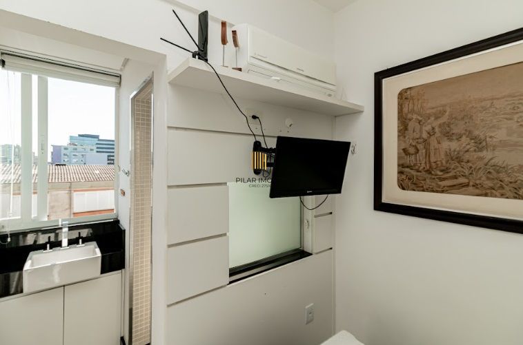 🏡 Apartamento Reformado e Decorado na Cristóvão Colombo — Vista Espetacular para o Pôr do Sol do Guaíba 🌅