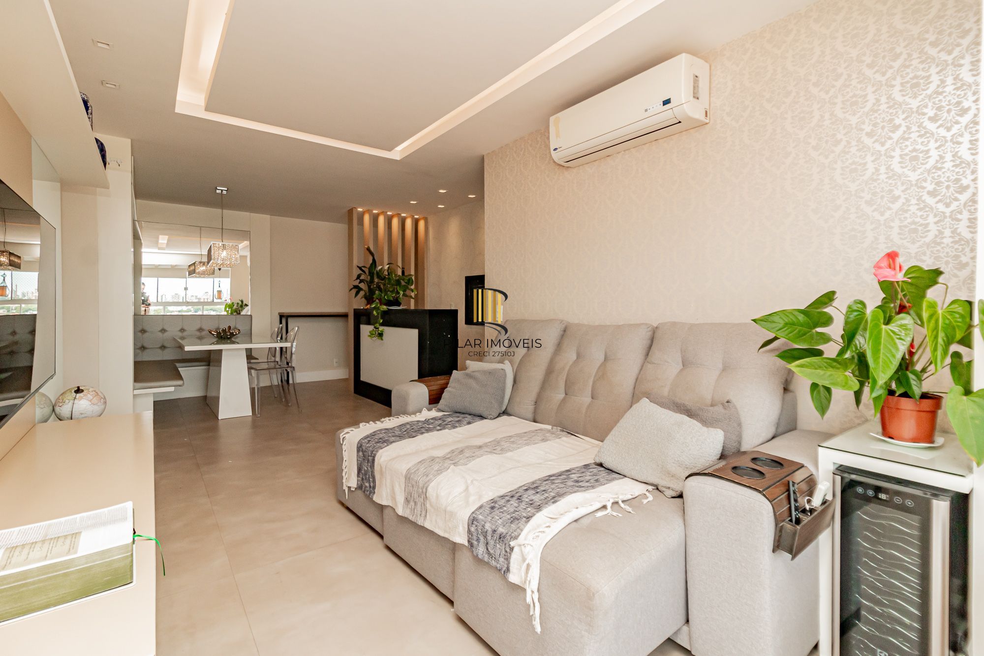 Apartamento 3 dormitórios, 2 banheiros, 1 vaga coberta e piscinas B. São Geraldo