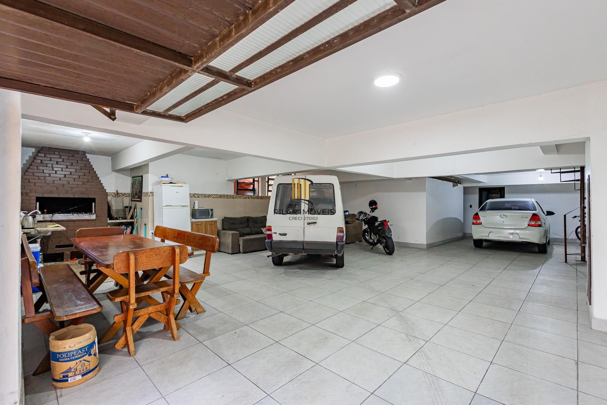 Casa 5 dormitórios no bairro Parque Santa Fé