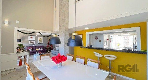 MAGNÍFICA CASA EM LOCALIZAÇÃO PRIVILEGIADA - TRANQUILIDADE E CONFORTO