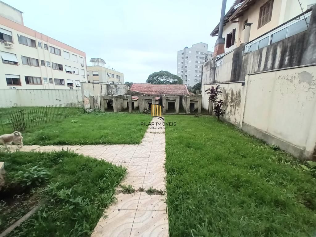 Sobrado 4 dormitórios no bairro Nossa Senhora das Graças