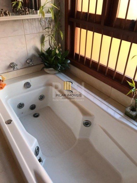Casa para Venda - 390m², 3 dormitórios, sendo 1 suites, 4 vagas - Ouro Branco