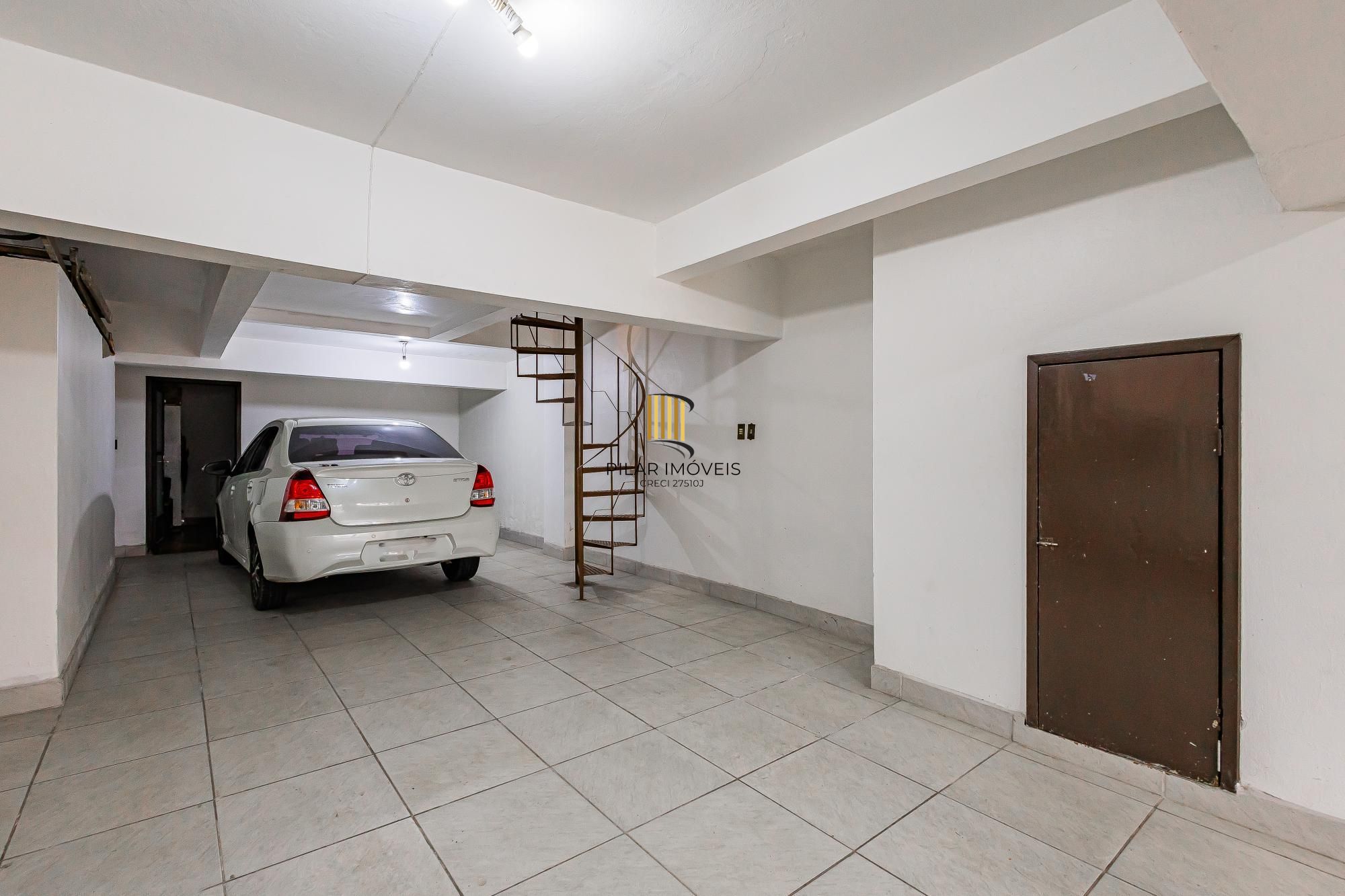 Casa 5 dormitórios no bairro Parque Santa Fé