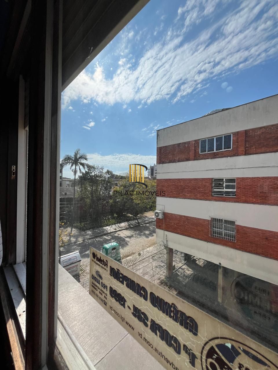 Apartamento 2 dormitórios, 1 vaga coberta no bairro Menino Deus.