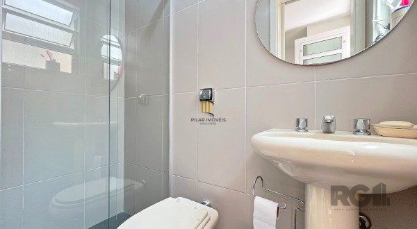 MAGNÍFICA CASA EM LOCALIZAÇÃO PRIVILEGIADA - TRANQUILIDADE E CONFORTO